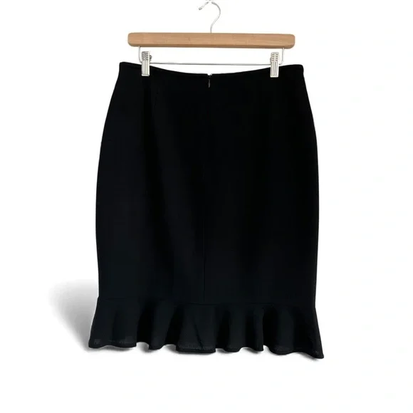 Escada Black 100% Wool Crepe Pencil Skirt with Ruffled Hem Size 38 (6) Like New - Picture 2 of 5